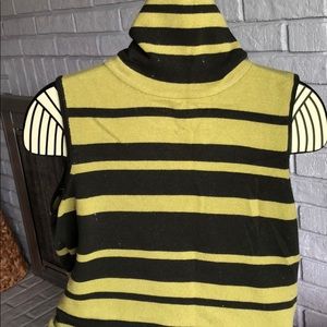 No sleeve turtleneck sweater